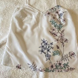Vince Camuto, top cream size S printed flowers